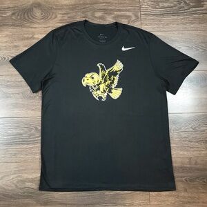 The Nike Tee Dri-Fit Iowa Hawkeyes Legend Men’s College Football Sports Shirt XL